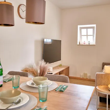 Neu! Historischer Altbau In Ruhiger Lage Appartement