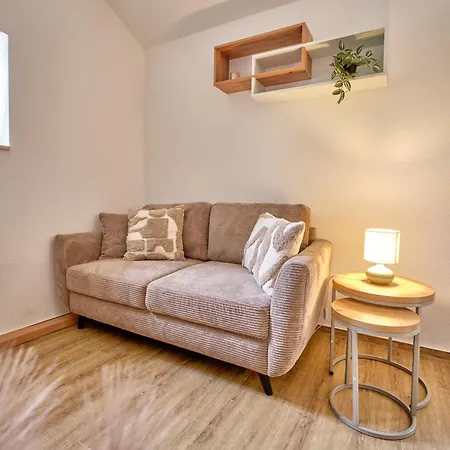 Neu! Historischer Altbau In Ruhiger Lage *